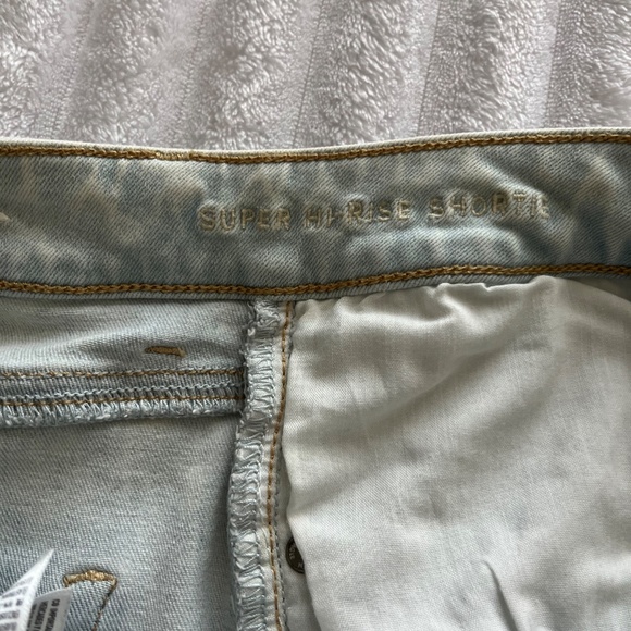 AE Next Level Super High Waisted Denim blue light wash Shortie Short Size 6 - Picture 5 of 8